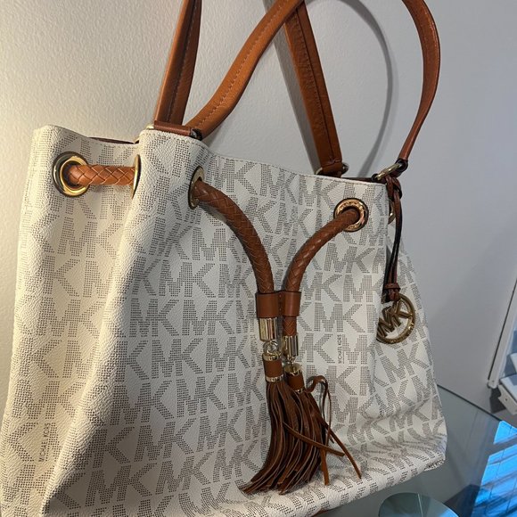 Michael Kors Tote Bag - Picture 7 of 10
